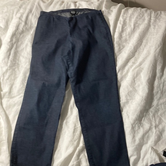 Petit Medium Eileen Fisher denim capris in like-new condition. - Picture 1 of 4